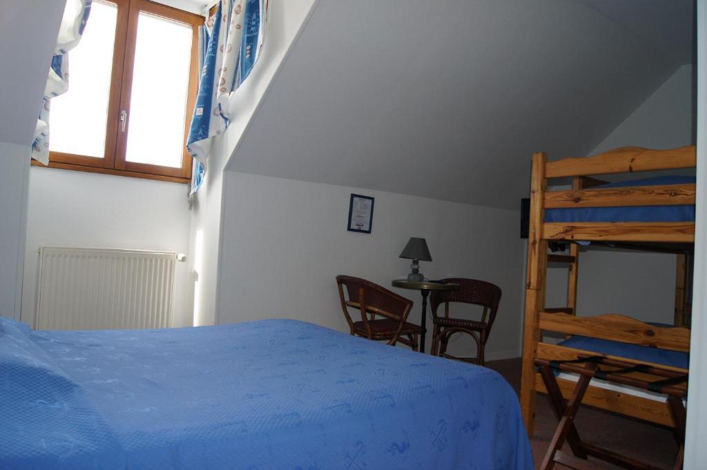 Aux Trois Jean Hotel Le Crotoy Room photo
